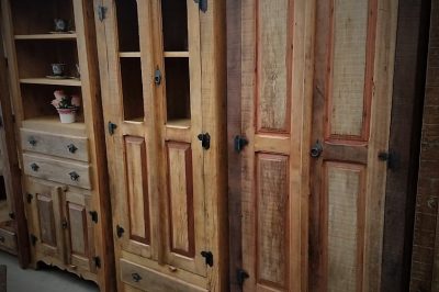 armario-colonial-fechado-para-vidro-madeira-demolicao-rustico-botucatu
